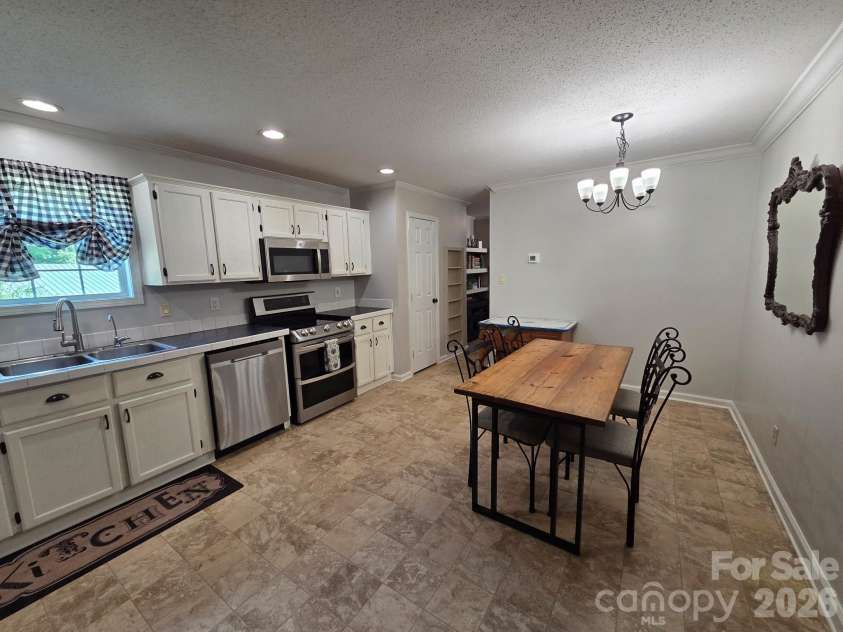 6334 Griffin Road, Lancaster, SC 29720.  MLS# CAR4403121, YatesRealty ID 40335. 