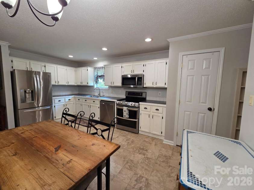 6334 Griffin Road, Lancaster, SC 29720.  MLS# CAR4403121, YatesRealty ID 40335. 