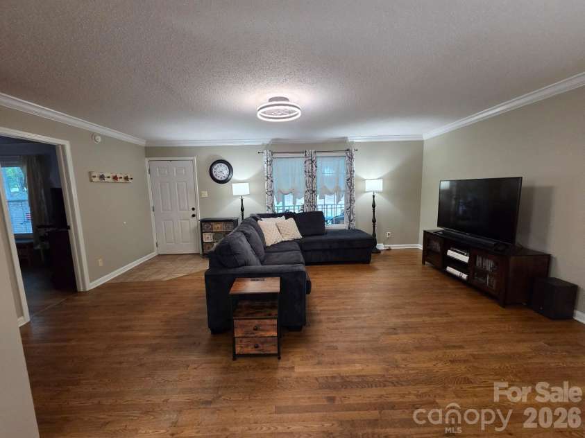 6334 Griffin Road, Lancaster, SC 29720.  MLS# CAR4403121, YatesRealty ID 40335. 