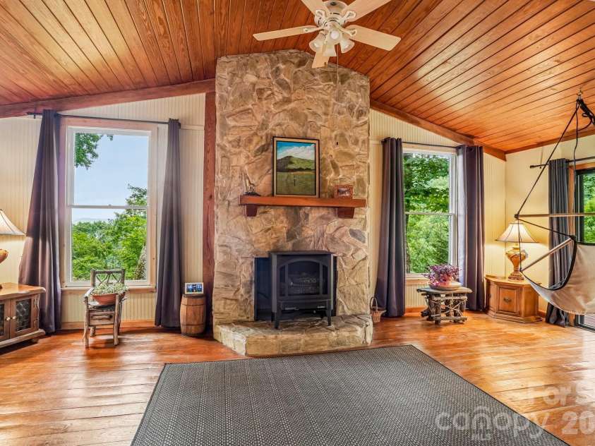 673 Chestnut Lane, Mars Hill, NC 28754.  MLS# CAR4409311, YatesRealty ID 40336. Buckstove Gas Insert