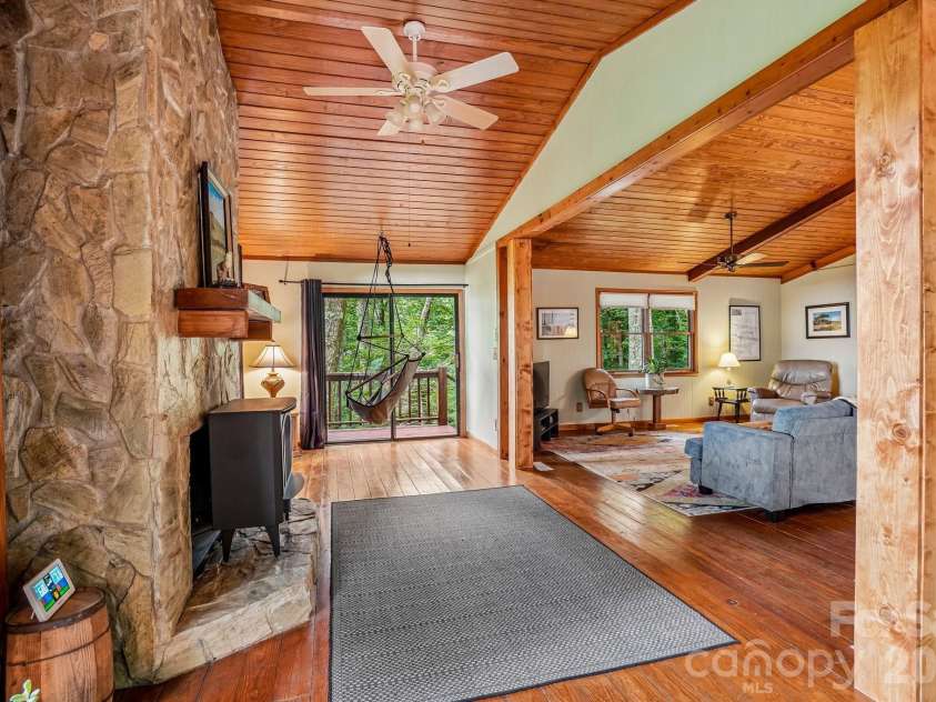 673 Chestnut Lane, Mars Hill, NC 28754.  MLS# CAR4409311, YatesRealty ID 40336. Buckstove Gas Insert