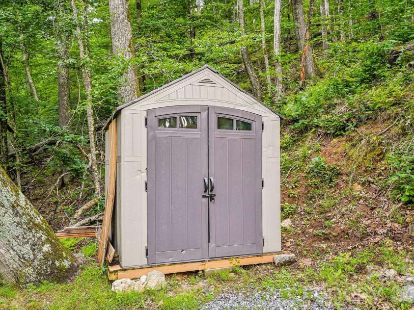 673 Chestnut Lane, Mars Hill, NC 28754.  MLS# CAR4409311, YatesRealty ID 40336. Outbuilding