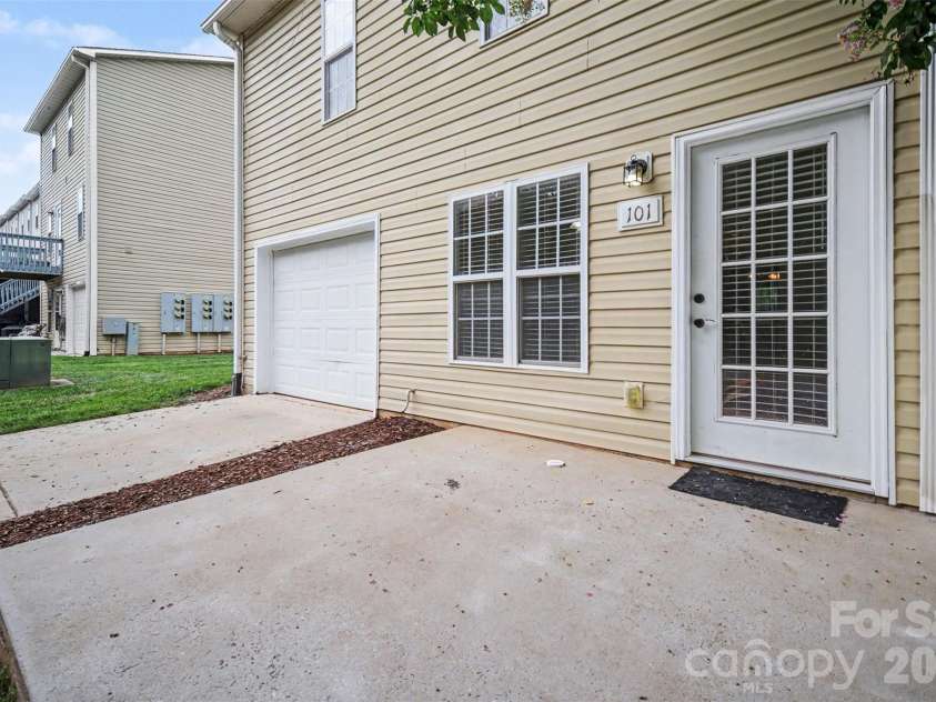 116 Locomotive Lane, Mooresville, NC 28115.  MLS# CAR4409030, YatesRealty ID 40337. 