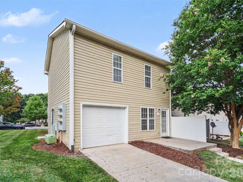 116 Locomotive Lane, Mooresville, NC 28115.  MLS# CAR4409030, YatesRealty ID 40337. 