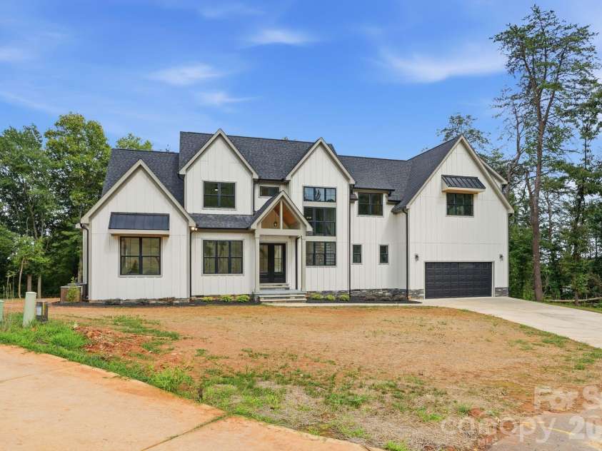 301 Spanish Oak Lane, Gastonia, NC 28056.  MLS# CAR4405653, YatesRealty ID 40338. 