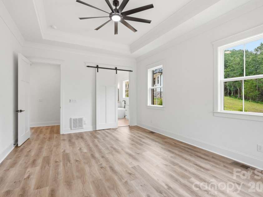 301 Spanish Oak Lane, Gastonia, NC 28056.  MLS# CAR4405653, YatesRealty ID 40338. 