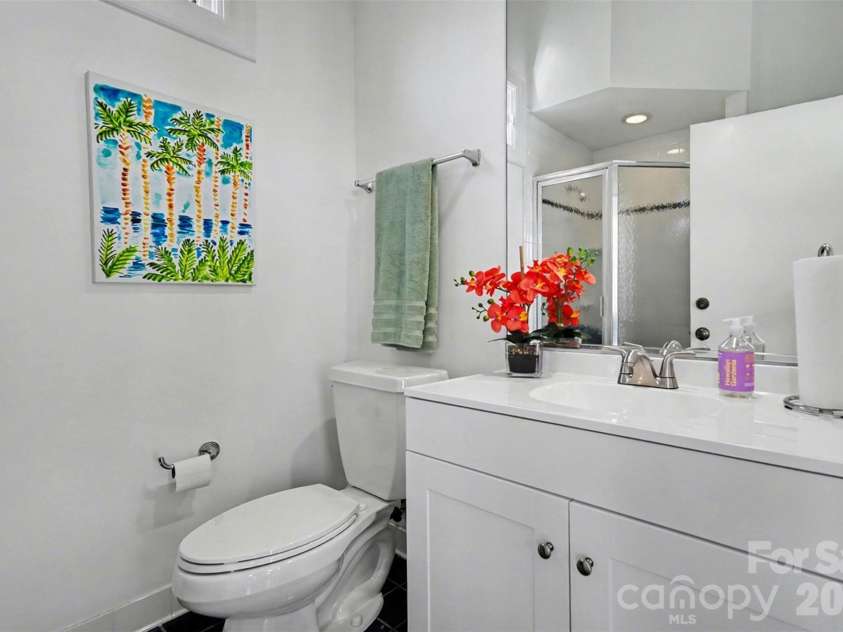 7225 Governors Row, Charlotte, NC 28277.  MLS# CAR4364336, YatesRealty ID 40339. Pool Bath with shower