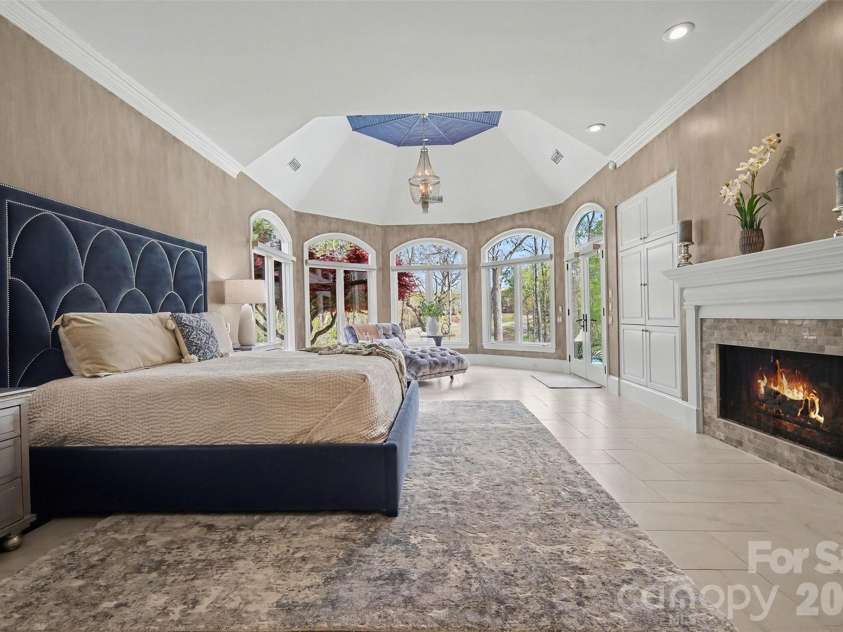 7225 Governors Row, Charlotte, NC 28277.  MLS# CAR4364336, YatesRealty ID 40339. Primary Bedroom