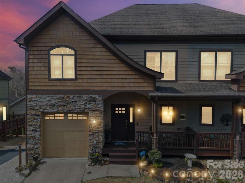 21 Jeff Drive, Asheville, NC 28806.  MLS# CAR4349335, YatesRealty ID 4034. 