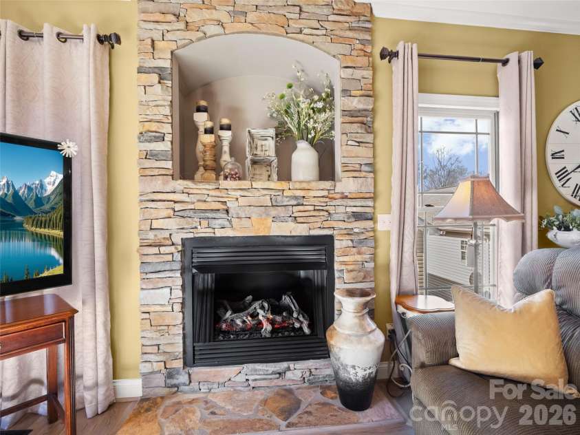 21 Jeff Drive, Asheville, NC 28806.  MLS# CAR4349335, YatesRealty ID 4034. 