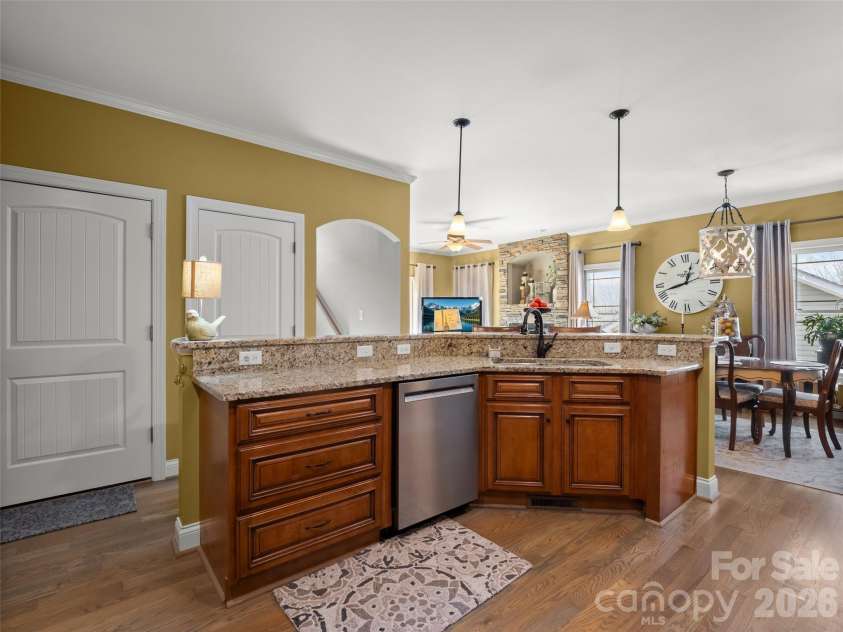 21 Jeff Drive, Asheville, NC 28806.  MLS# CAR4349335, YatesRealty ID 4034. 