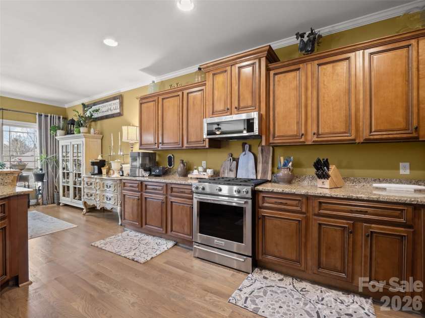 21 Jeff Drive, Asheville, NC 28806.  MLS# CAR4349335, YatesRealty ID 4034. 