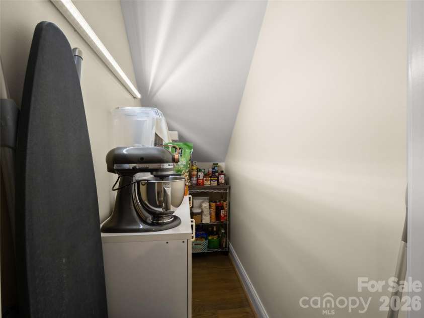 21 Jeff Drive, Asheville, NC 28806.  MLS# CAR4349335, YatesRealty ID 4034. 
