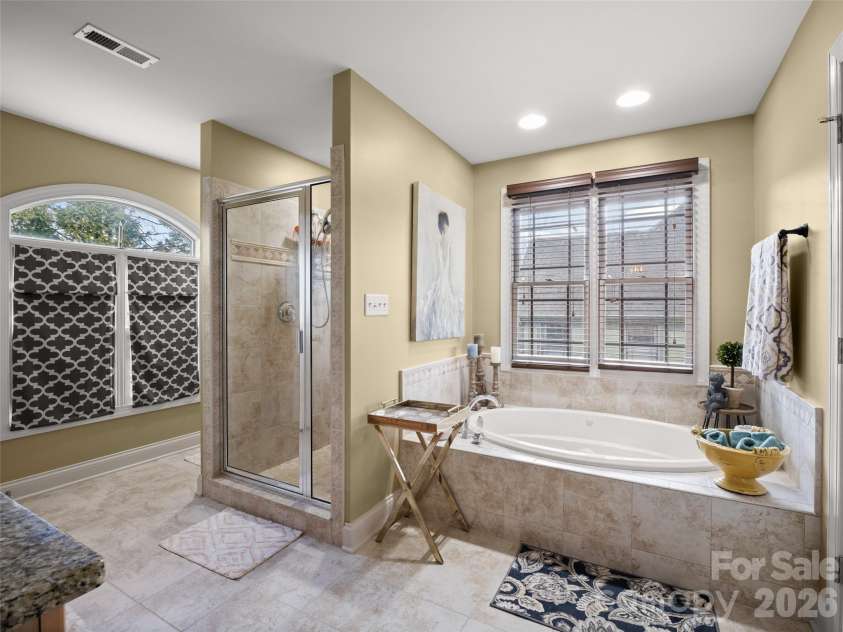 21 Jeff Drive, Asheville, NC 28806.  MLS# CAR4349335, YatesRealty ID 4034. 