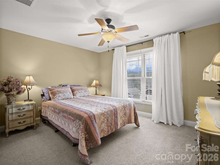 21 Jeff Drive, Asheville, NC 28806.  MLS# CAR4349335, YatesRealty ID 4034. 