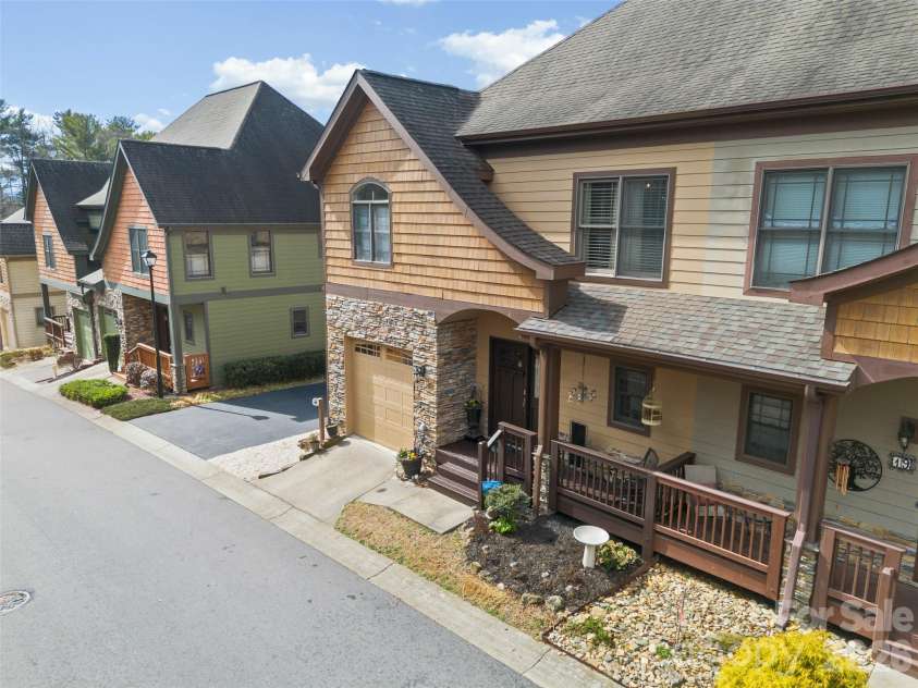 21 Jeff Drive, Asheville, NC 28806.  MLS# CAR4349335, YatesRealty ID 4034. 