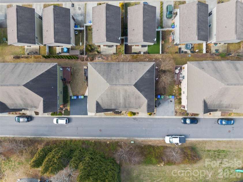 21 Jeff Drive, Asheville, NC 28806.  MLS# CAR4349335, YatesRealty ID 4034. 