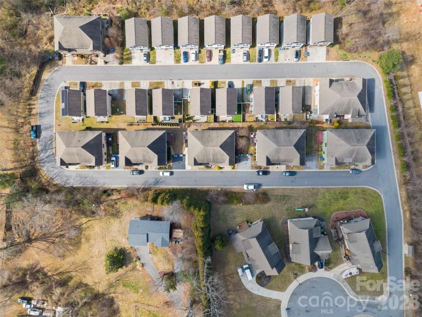 21 Jeff Drive, Asheville, NC 28806.  MLS# CAR4349335, YatesRealty ID 4034. 
