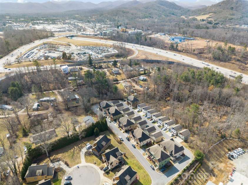21 Jeff Drive, Asheville, NC 28806.  MLS# CAR4349335, YatesRealty ID 4034. 