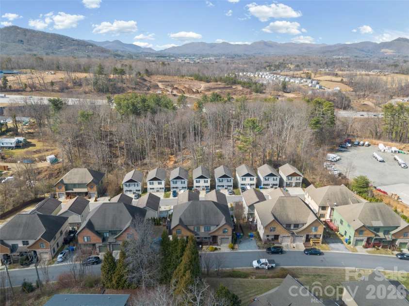 21 Jeff Drive, Asheville, NC 28806.  MLS# CAR4349335, YatesRealty ID 4034. 