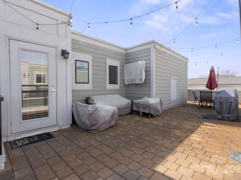 324 Uptown West Drive, Charlotte, NC 28208.  MLS# CAR4242690, YatesRealty ID 4034. 