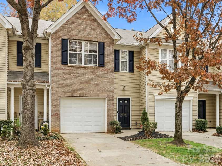 7715 Abigail Glen Drive, Charlotte, NC 28212.  MLS# CAR4324481, YatesRealty ID 4034. Welcome Home
