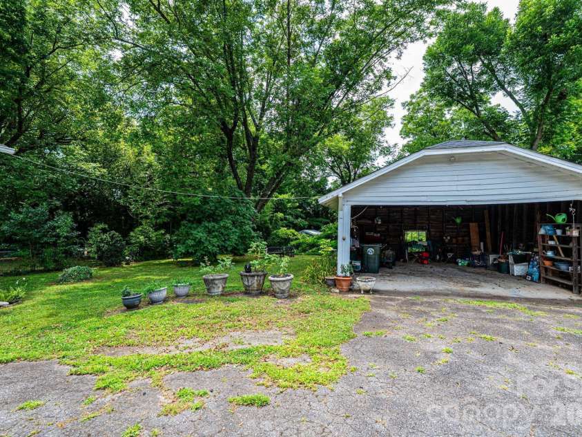 720 Main Avenue, Newton, NC 28658.  MLS# CAR4400536, YatesRealty ID 40342. Detached Garage with Shared Driveway