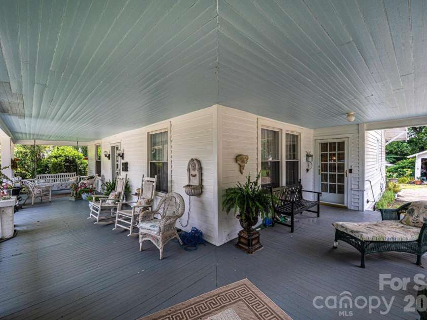 720 Main Avenue, Newton, NC 28658.  MLS# CAR4400536, YatesRealty ID 40342. Entertaining Space