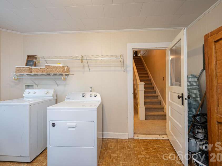 720 Main Avenue, Newton, NC 28658.  MLS# CAR4400536, YatesRealty ID 40342. Includes Washer/Dryer in Laundry Room