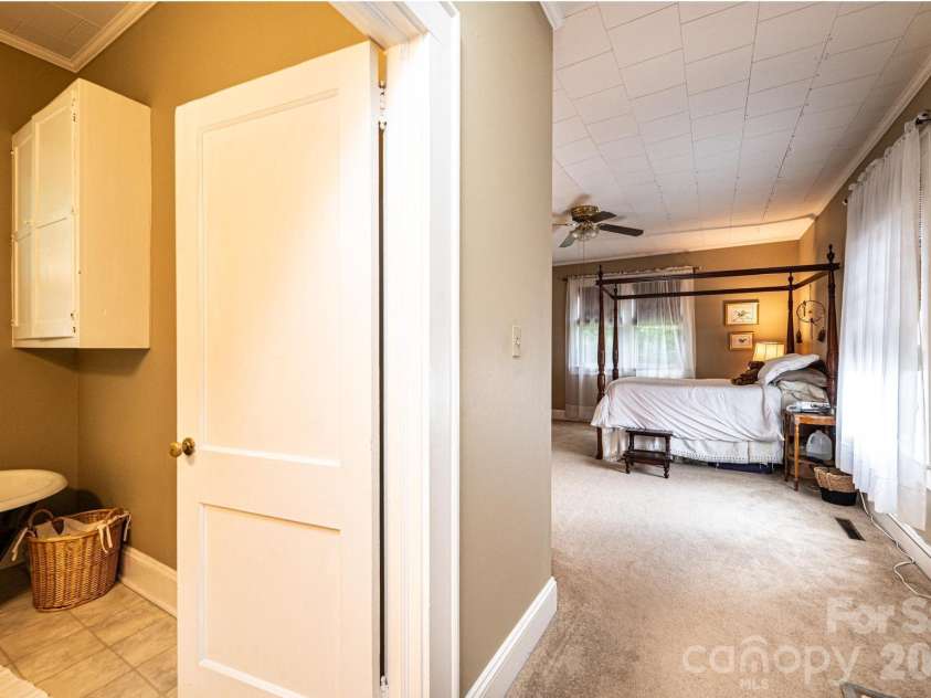 720 Main Avenue, Newton, NC 28658.  MLS# CAR4400536, YatesRealty ID 40342. Primary Suite