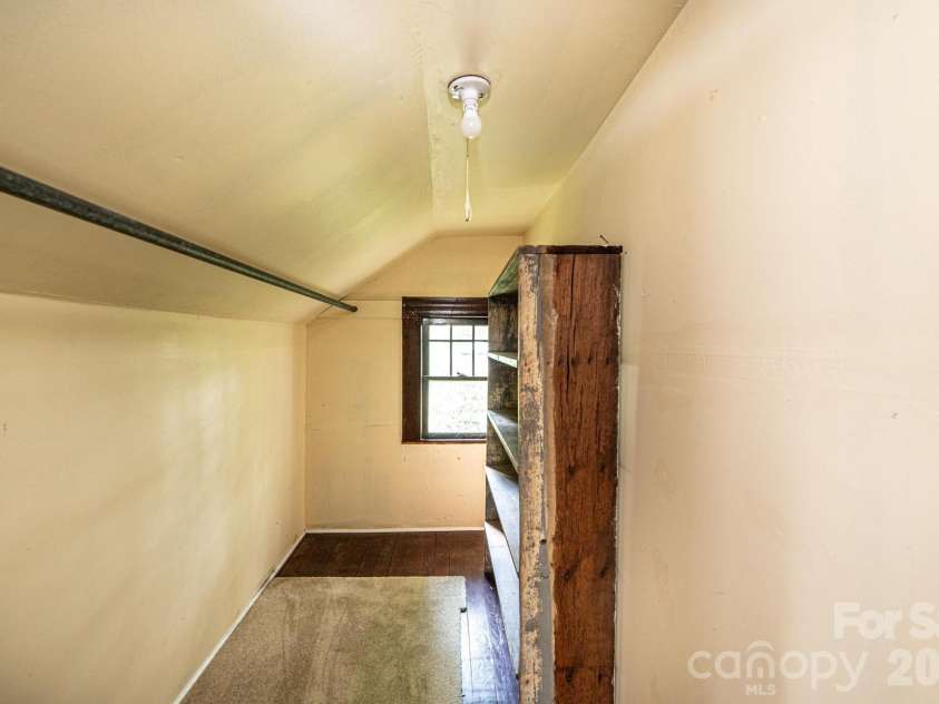 720 Main Avenue, Newton, NC 28658.  MLS# CAR4400536, YatesRealty ID 40342. Walk-in Closets