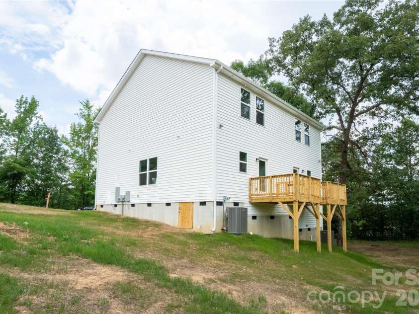 812 Fifth Street, Albemarle, NC 28001.  MLS# CAR4393667, YatesRealty ID 40344. 