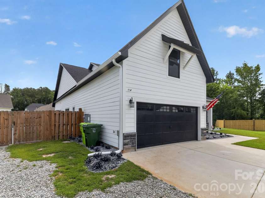 41 Elk Run Court, Chapin, SC 29036.  MLS# CAR4408996, YatesRealty ID 40348. 