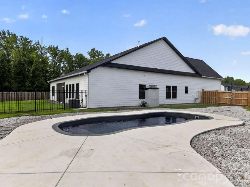 41 Elk Run Court, Chapin, SC 29036.  MLS# CAR4408996, YatesRealty ID 40348. 