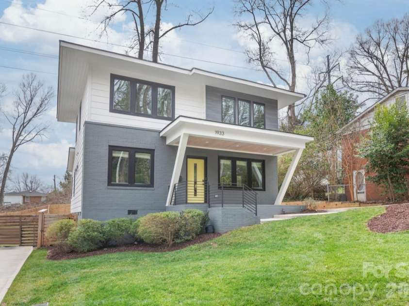 1933 St Paul Street, Charlotte, NC 28216.  MLS# CAR4349995, YatesRealty ID 4035. 