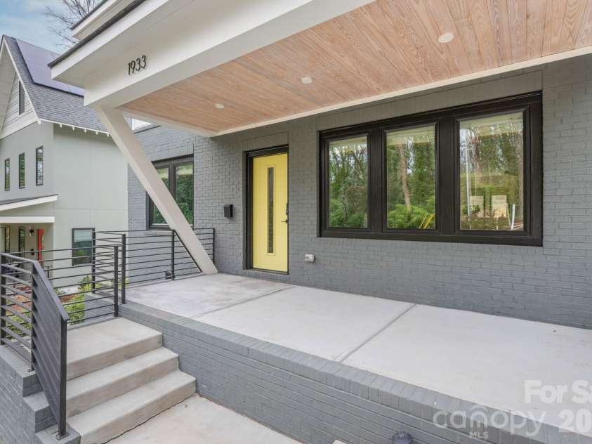 1933 St Paul Street, Charlotte, NC 28216.  MLS# CAR4349995, YatesRealty ID 4035. 