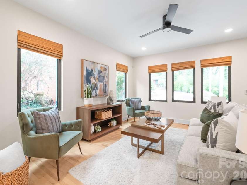 1933 St Paul Street, Charlotte, NC 28216.  MLS# CAR4349995, YatesRealty ID 4035. 