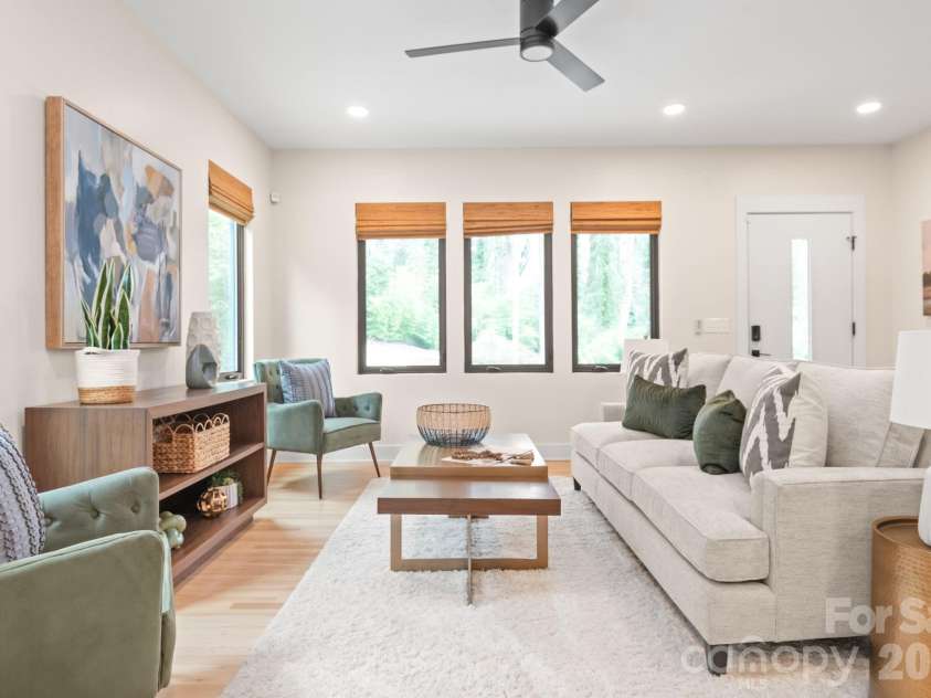 1933 St Paul Street, Charlotte, NC 28216.  MLS# CAR4349995, YatesRealty ID 4035. 