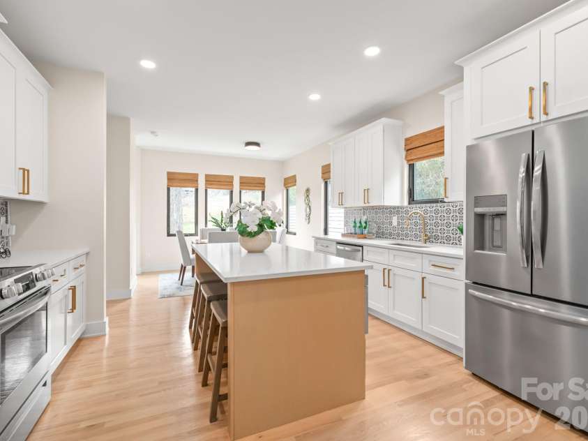 1933 St Paul Street, Charlotte, NC 28216.  MLS# CAR4349995, YatesRealty ID 4035. 