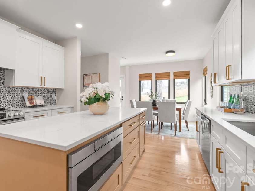 1933 St Paul Street, Charlotte, NC 28216.  MLS# CAR4349995, YatesRealty ID 4035. 