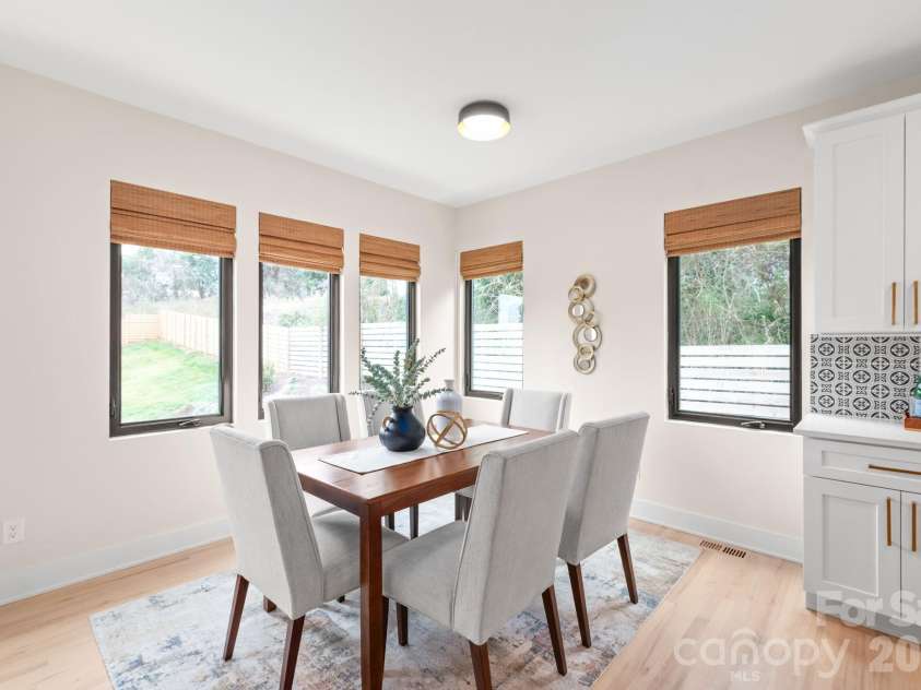 1933 St Paul Street, Charlotte, NC 28216.  MLS# CAR4349995, YatesRealty ID 4035. 