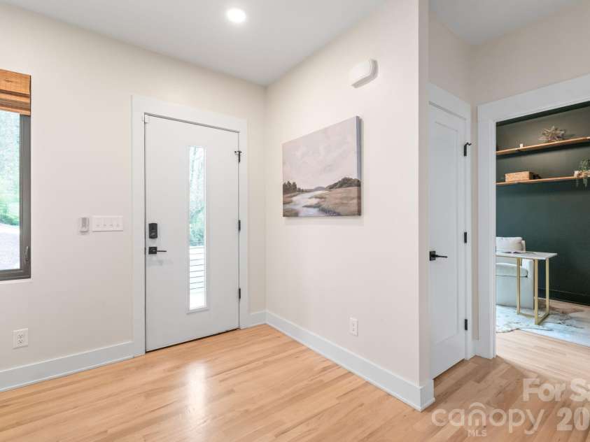 1933 St Paul Street, Charlotte, NC 28216.  MLS# CAR4349995, YatesRealty ID 4035. 