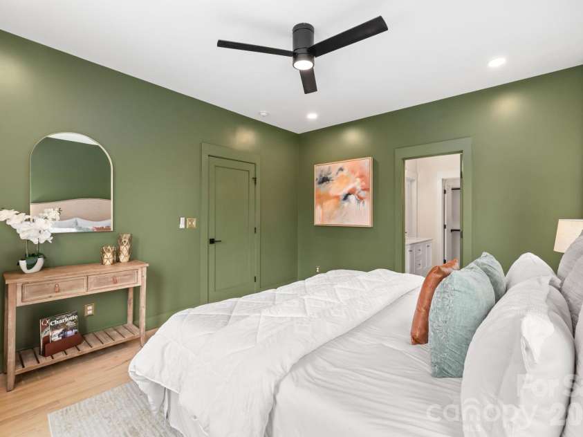 1933 St Paul Street, Charlotte, NC 28216.  MLS# CAR4349995, YatesRealty ID 4035. 