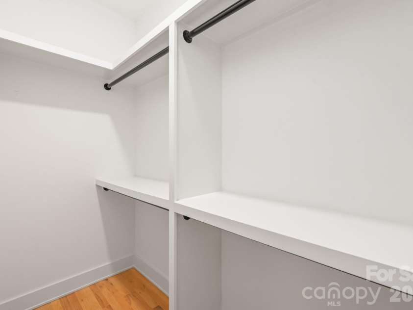 1933 St Paul Street, Charlotte, NC 28216.  MLS# CAR4349995, YatesRealty ID 4035. 