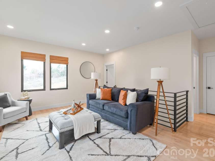 1933 St Paul Street, Charlotte, NC 28216.  MLS# CAR4349995, YatesRealty ID 4035. 
