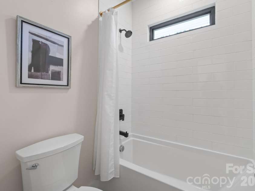 1933 St Paul Street, Charlotte, NC 28216.  MLS# CAR4349995, YatesRealty ID 4035. 