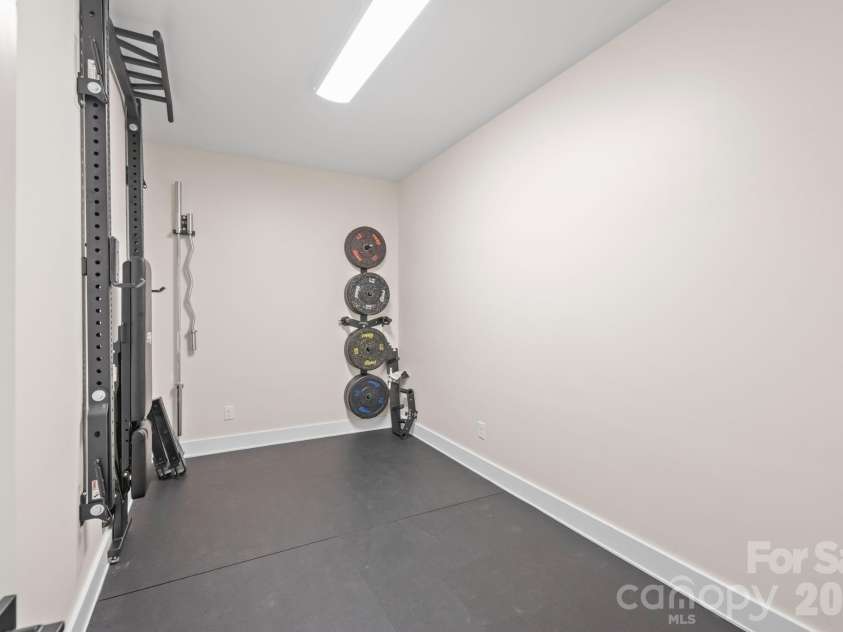 1933 St Paul Street, Charlotte, NC 28216.  MLS# CAR4349995, YatesRealty ID 4035. 