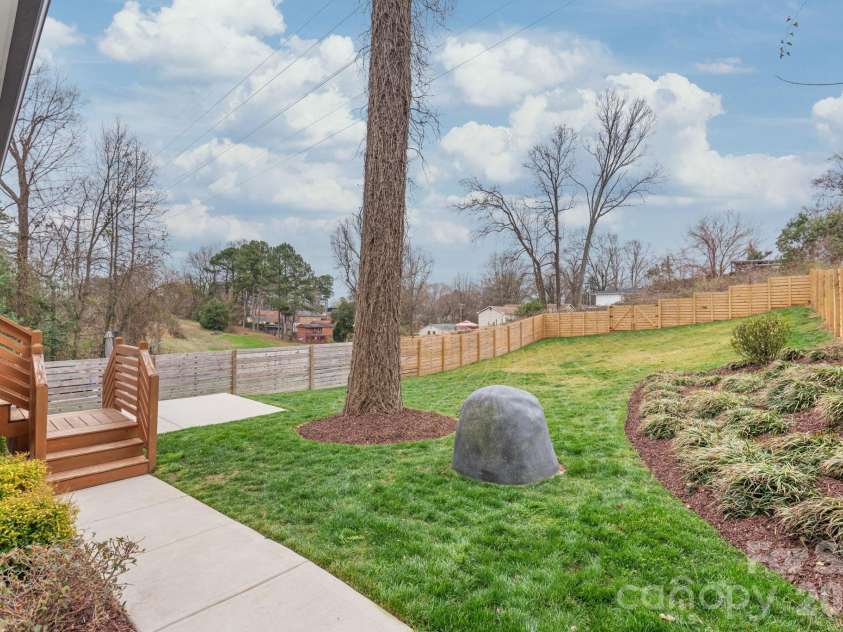 1933 St Paul Street, Charlotte, NC 28216.  MLS# CAR4349995, YatesRealty ID 4035. 