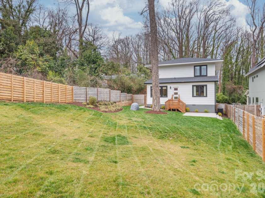 1933 St Paul Street, Charlotte, NC 28216.  MLS# CAR4349995, YatesRealty ID 4035. 