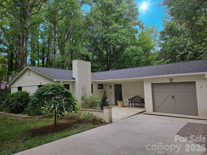 1889 Faculty Drive, Winston Salem, NC 27106.  MLS# CAR4401379, YatesRealty ID 40351. 